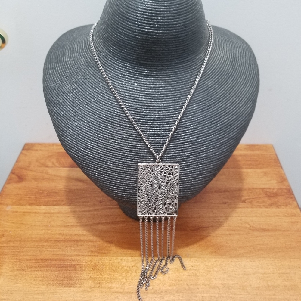 Beautiful Silvertone Statement Necklace Unbranded - image 1